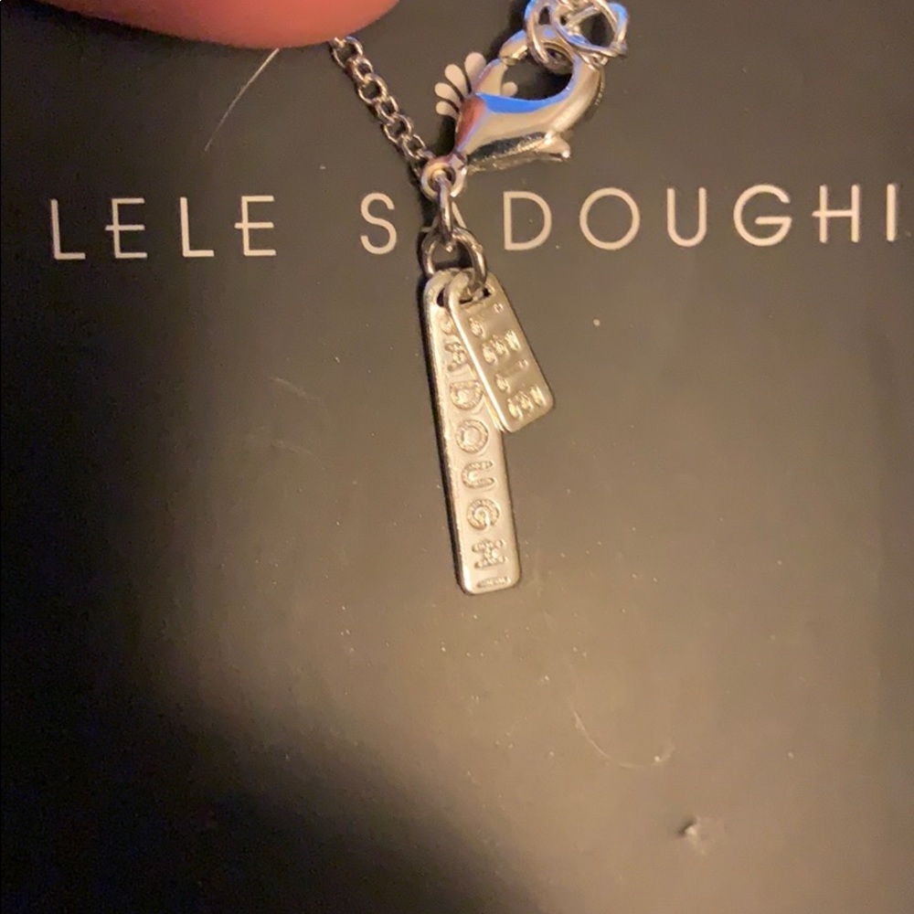 New large circle necklace with 3 inch extender - Picture 4 of 4